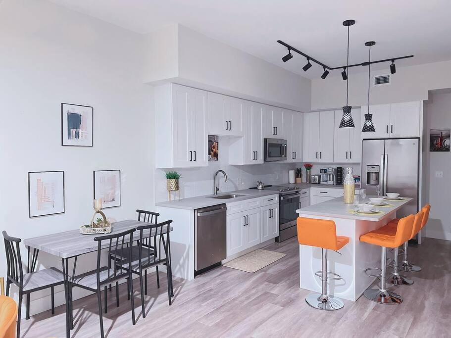Luxe & Cozy 3Beds,2Rooms,Ev Gym Near Beaches&Downtown Wpb ウェストパームビーチ エクステリア 写真